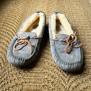 UGG Women’s Dakota Slipper